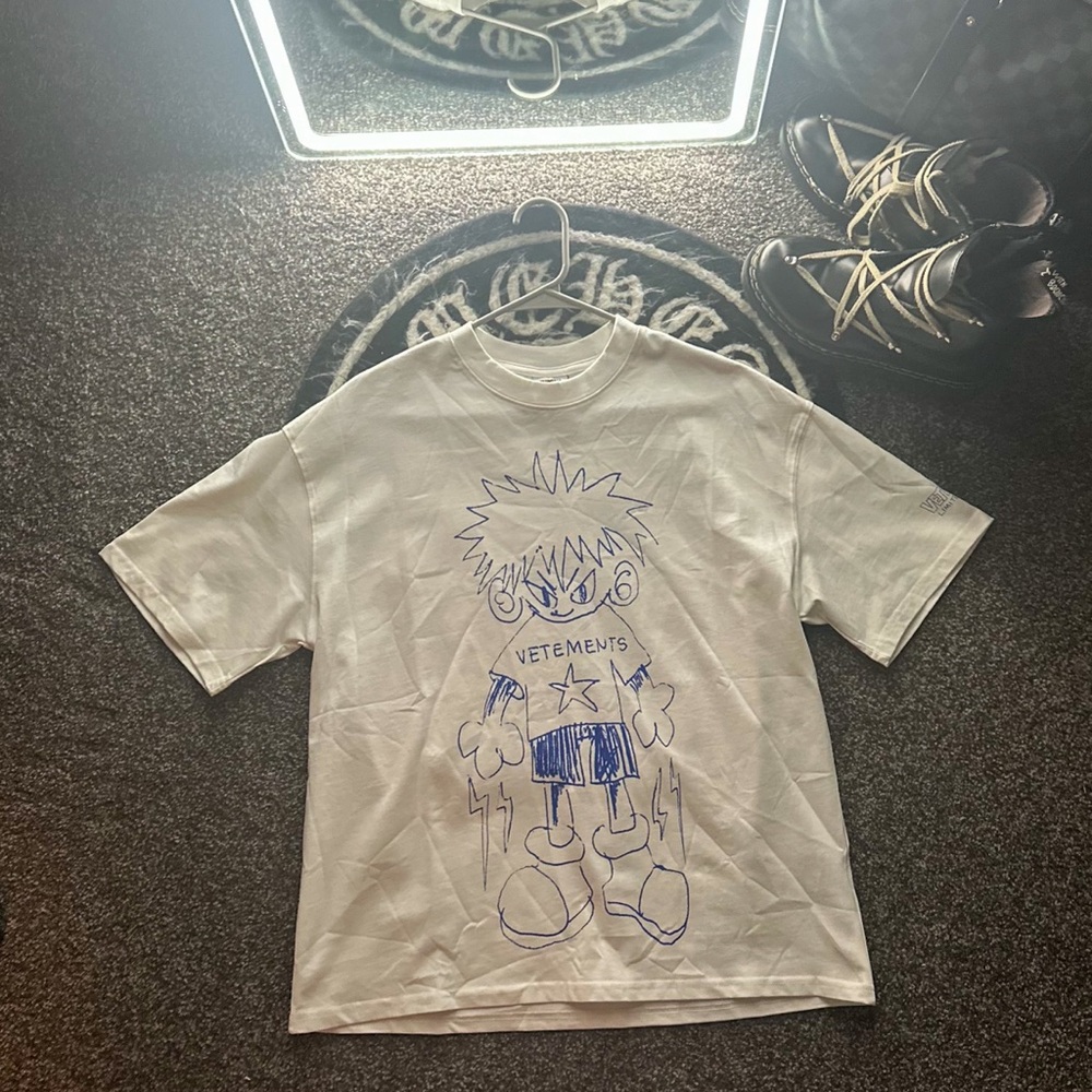 vetements tee